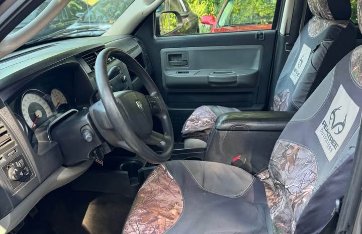 2011 Dodge Dakota crew cab Big Horn/Lone Star 4D 5 1/4 ft full