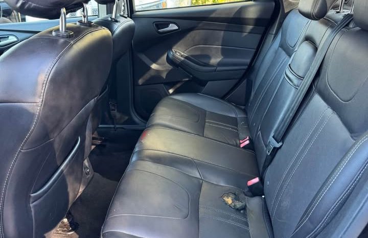 2013 Ford focus SE Sedan 4D full