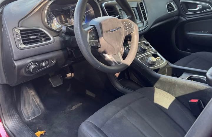 2016 Chrysler 200 Limited Sedan 4D full