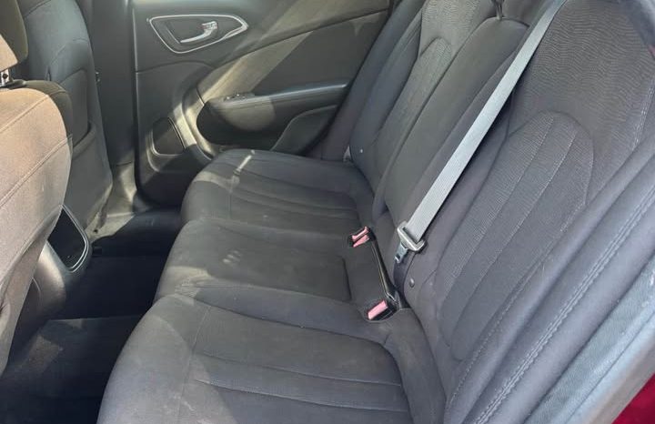 2016 Chrysler 200 Limited Sedan 4D full