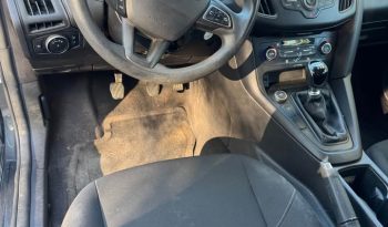 2016 Ford focus SE Sedan 4D full