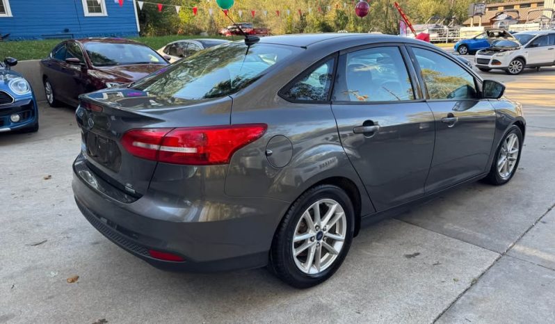 2016 Ford focus SE Sedan 4D full
