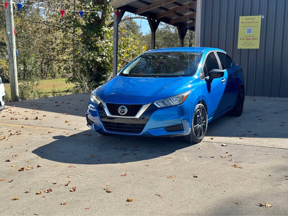 2020 Nissan Versa Sedan S's photo