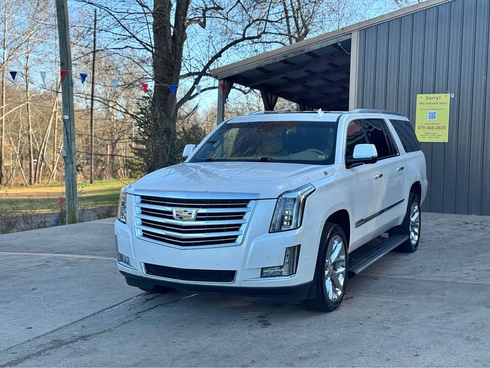 2019 Cadillac Escalade ESV Platinum's photo