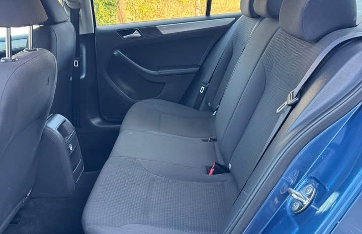 2015 Volkswagen jetta SE Sedan 4D full