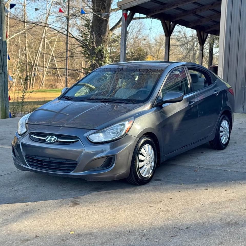 2012 Hyundai Accent GLS