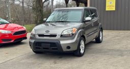 2010 Kia soul + Wagon 4D