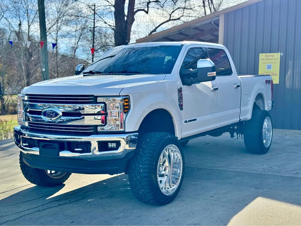 2019 Ford F-250 Super Duty Lariat's photo