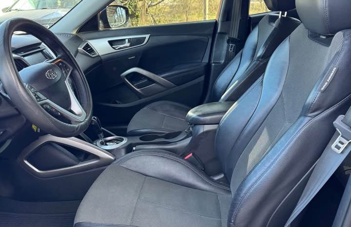 2013 Hyundai Veloster Coupe 3D full