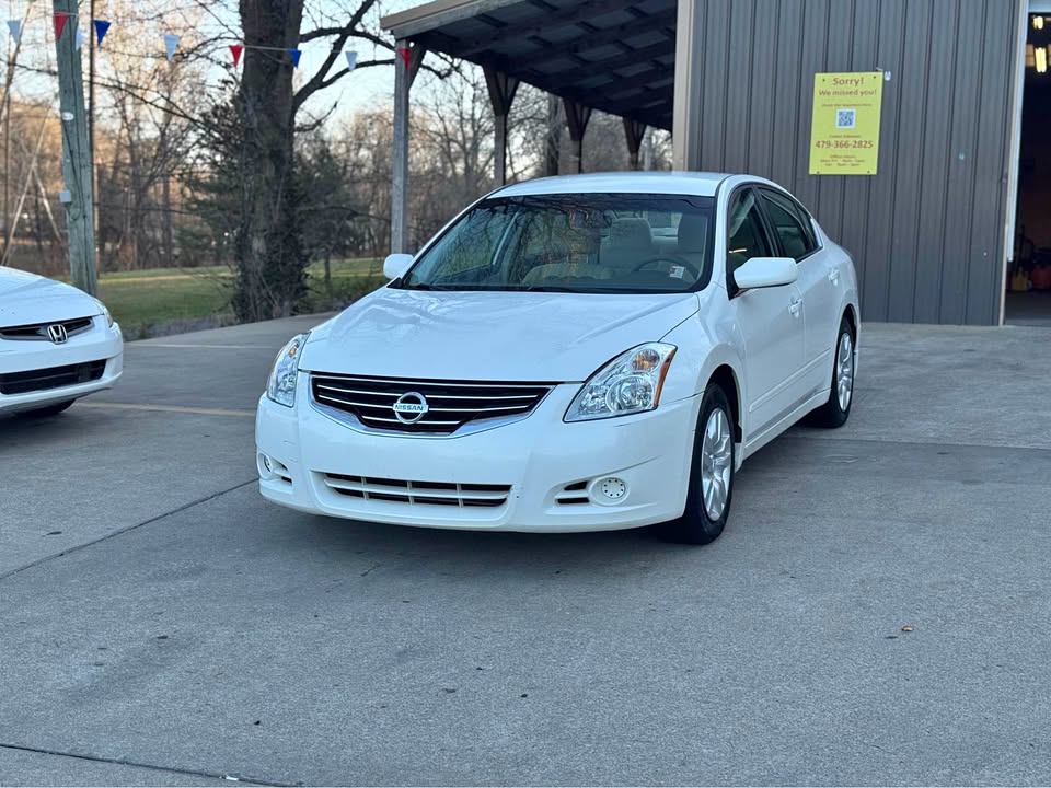 2012 Nissan Altima S's photo