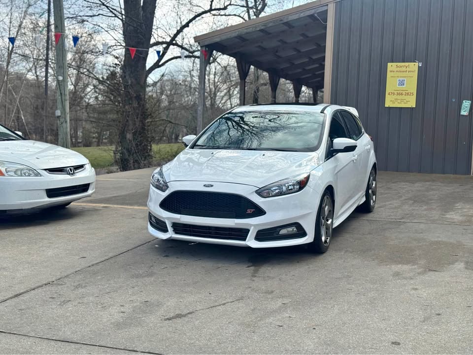 2018 Ford Focus ST's photo