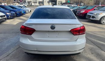 2015 Volkswagen Passat TDI Sedan 4D full