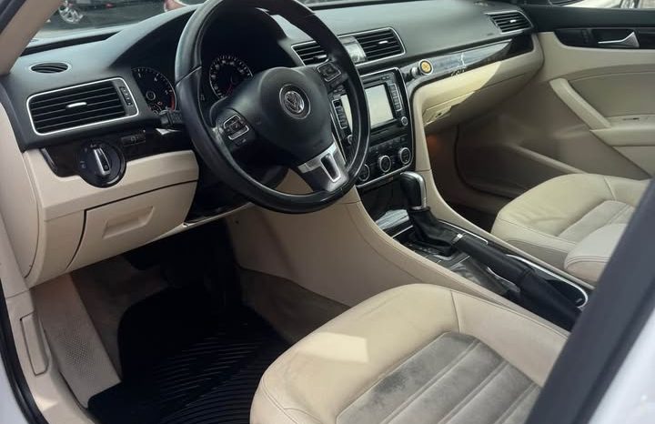 2015 Volkswagen Passat TDI Sedan 4D full