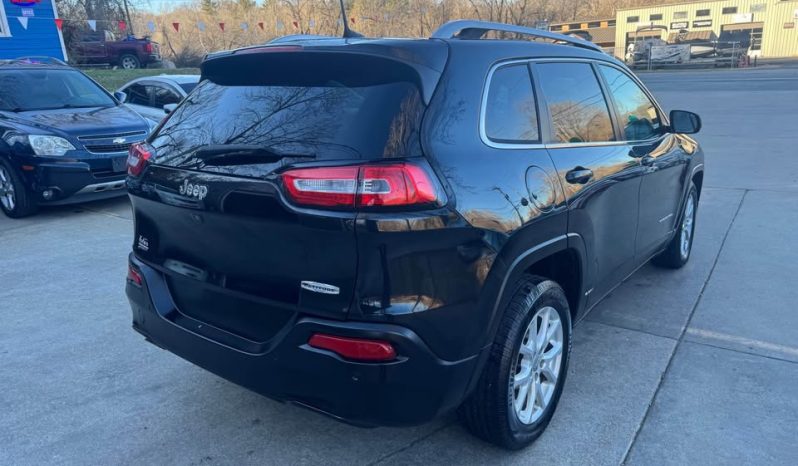 2016 Jeep Cherokee Latitude Sport Utility 4D full