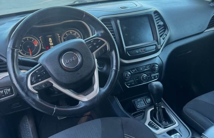 2016 Jeep Cherokee Latitude Sport Utility 4D full