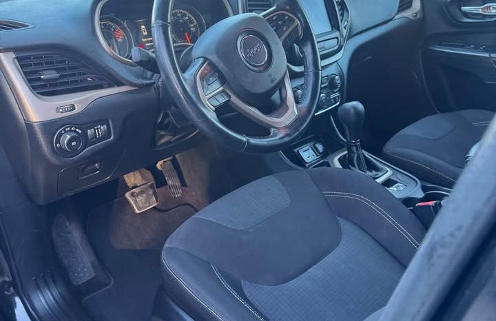 2016 Jeep Cherokee Latitude Sport Utility 4D full