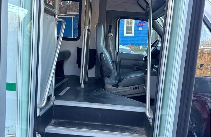 2017 Ford Econoline e350 super duty cutaway Van Cab-Chassis 2D full