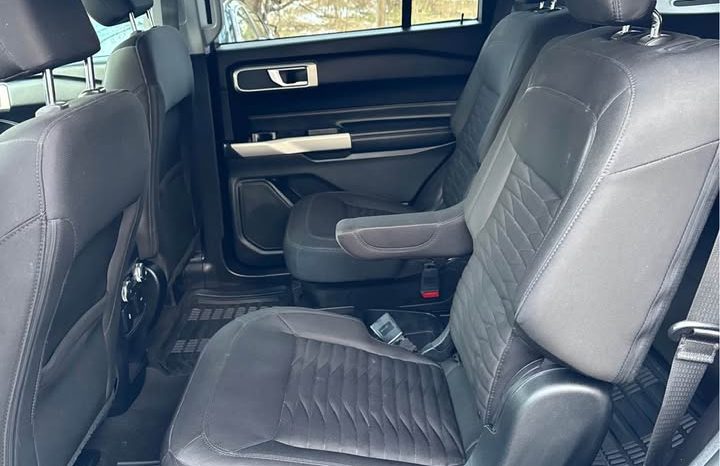 2021 Ford explorer XLT Sport SUV 4D full