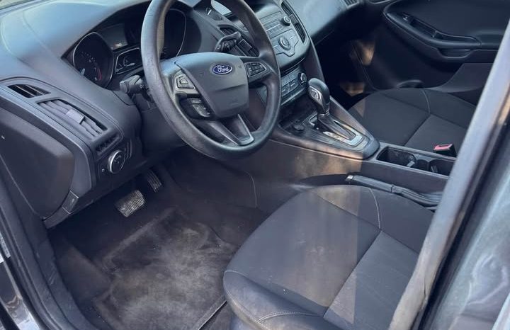 2019 Ford focus SE Sedan 4D full