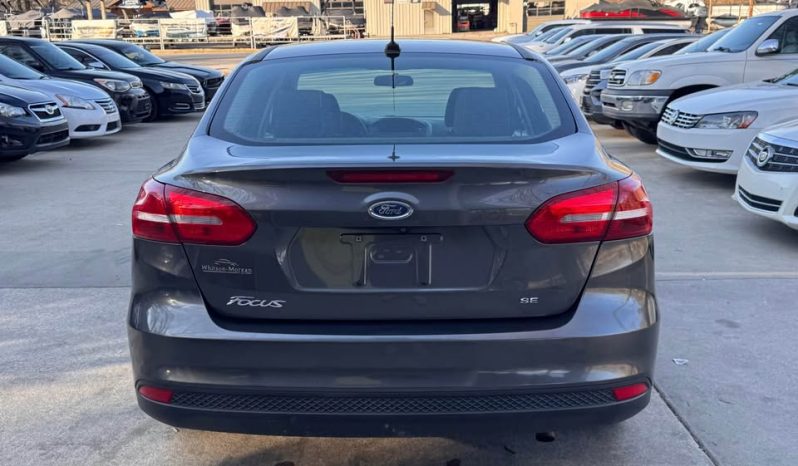 2019 Ford focus SE Sedan 4D full