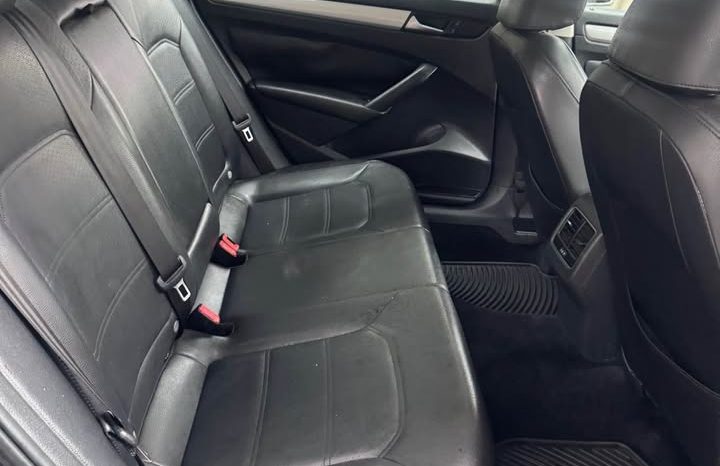 2013 Volkswagen passat 1.8T SEL Premium Sedan 4D full