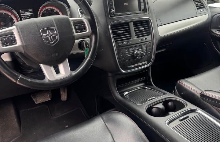 2016 Dodge caravan passenger RT full