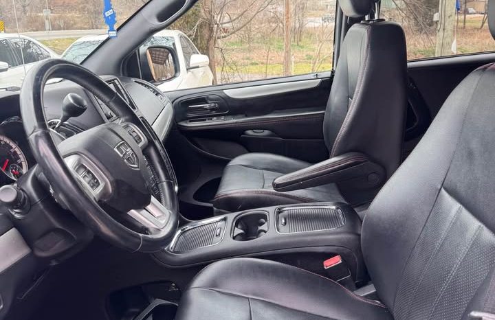 2016 Dodge caravan passenger RT full