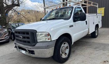 2005 Ford f350 super duty regular cab & chassis 141″ W.B. 2D full