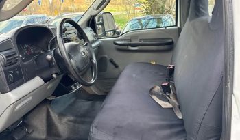 2005 Ford f350 super duty regular cab & chassis 141″ W.B. 2D full