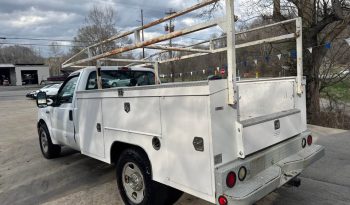 2005 Ford f350 super duty regular cab & chassis 141″ W.B. 2D full