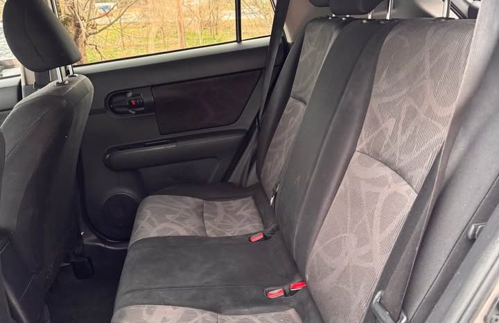 2015 Scion xb Hatchback 4D full