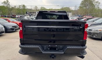 2021 Chevrolet Silverado 1500 crew cab Custom Pickup 4D 5 3/4 ft full