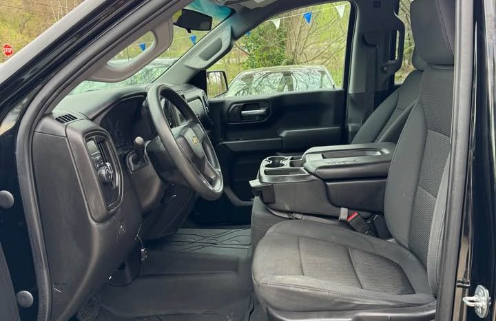 2021 Chevrolet Silverado 1500 crew cab Custom Pickup 4D 5 3/4 ft full