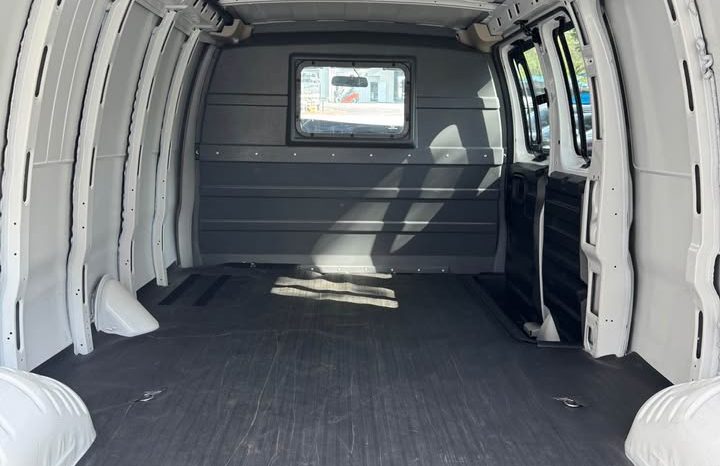 2023 Chevrolet express 3500 cargo Van full