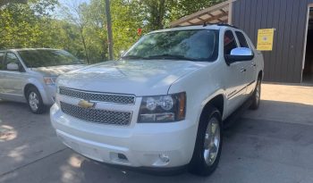 2012 Chevrolet avalanche LTZ Sport Utility Pickup 4D 5 1/4 ft full