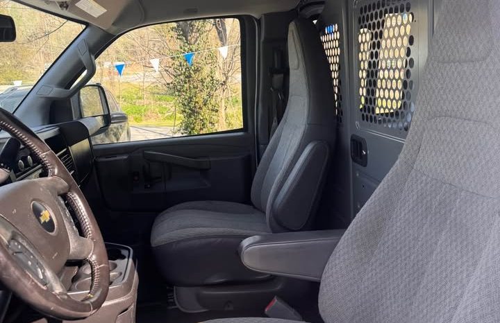 2020 Chevrolet express 2500 cargo Van full