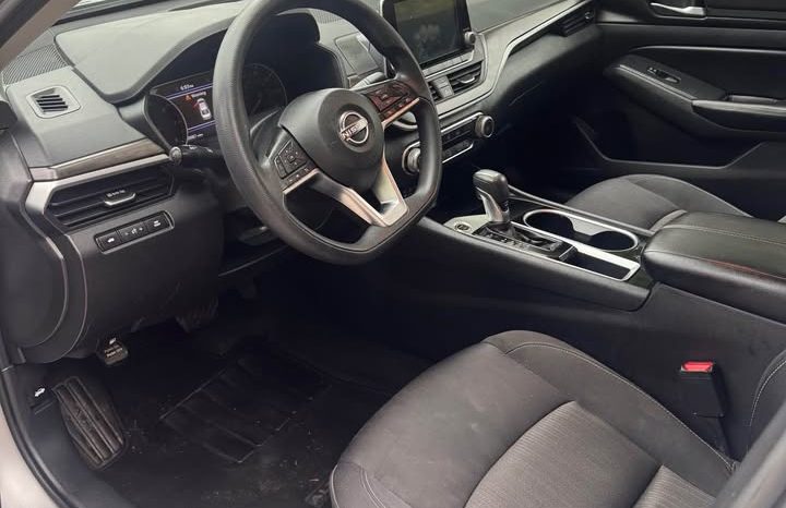 2024 Nissan altima 2.5 SV Sedan 4D full