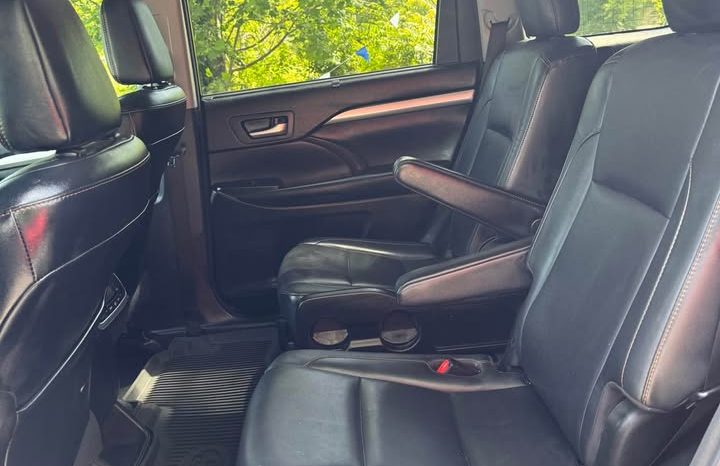 2018 Toyota highlander XLE Sport Utility 4D full