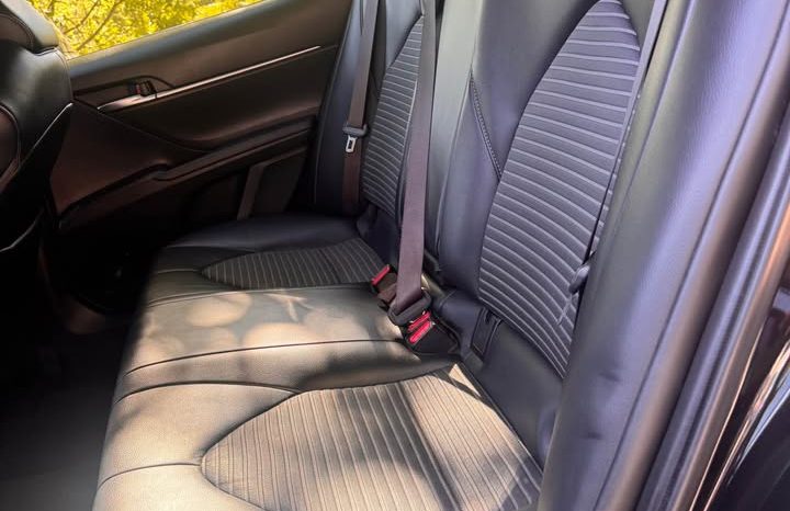 2022 Toyota camry SE Sedan 4D full
