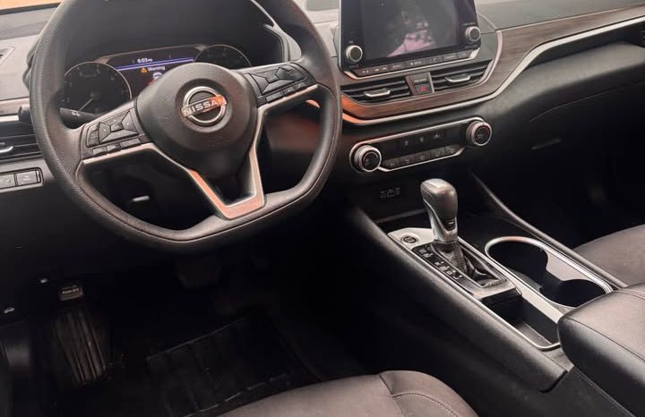 2024 Nissan altima 2.5 SV Sedan 4D full