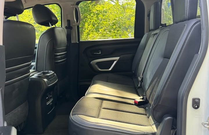 2017 Nissan titan xd crew cab PRO-4X Pickup 4D 6 1/2 ft full