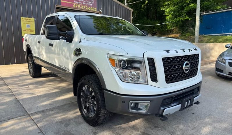 2017 Nissan titan xd crew cab PRO-4X Pickup 4D 6 1/2 ft full