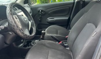 2019 Nissan versa S Sedan 4D full