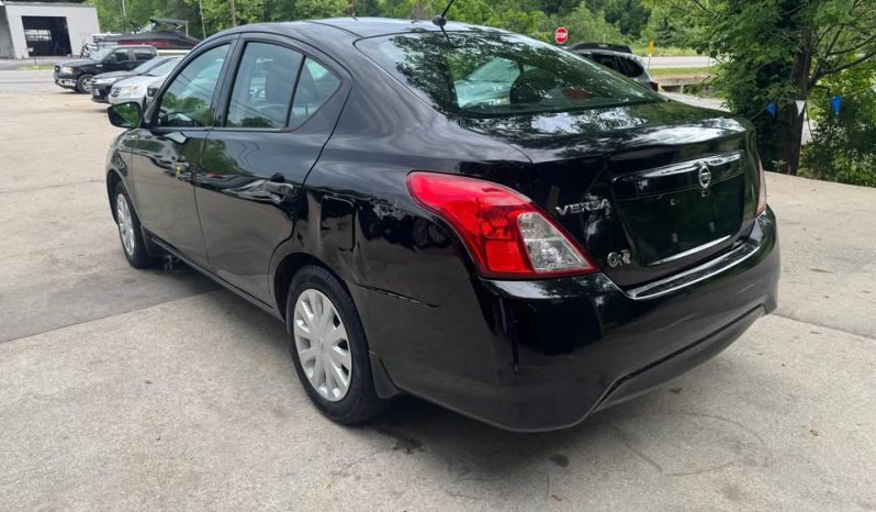 2019 Nissan versa S Sedan 4D full