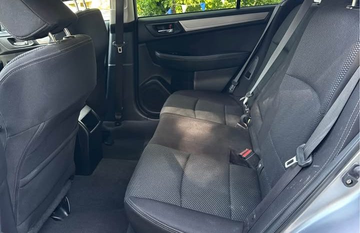 2017 Subaru outback 2.5i Premium Wagon 4D full