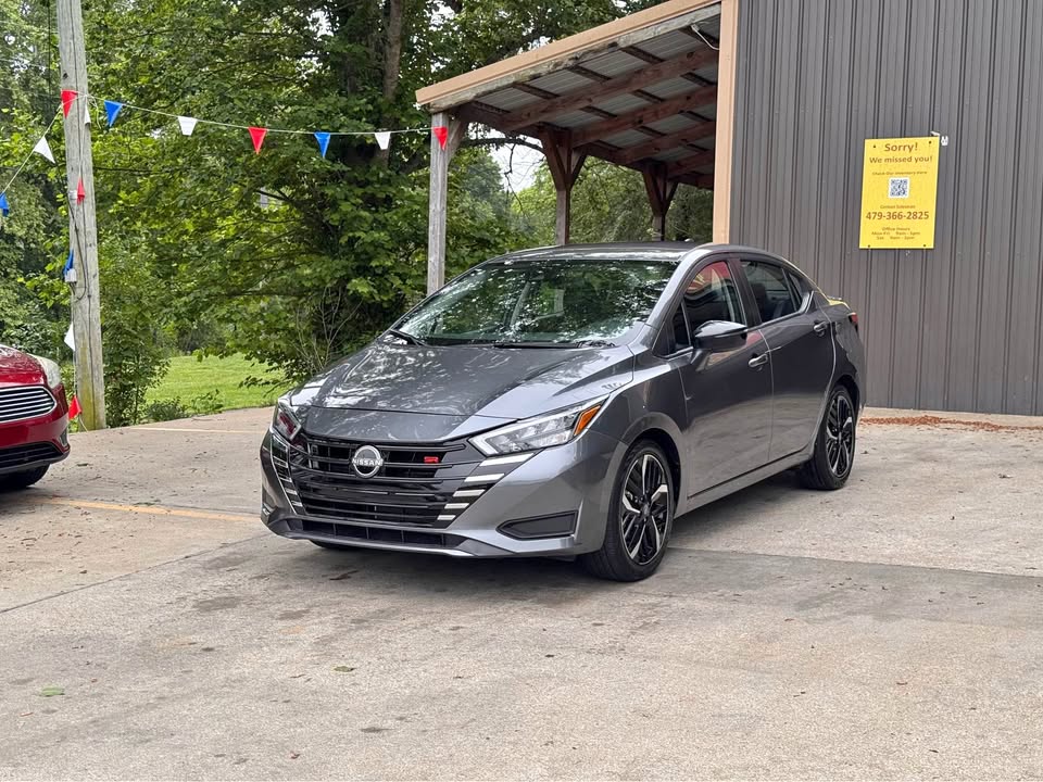 2024 Nissan Versa 1.6 SR CVT's photo
