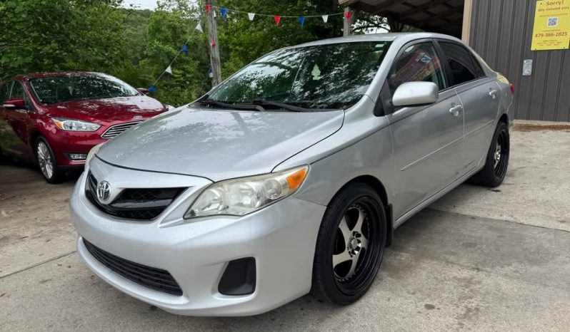 2011 Toyota corolla LE Sedan 4D full