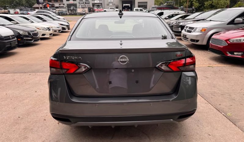 2024 Nissan versa SR Sedan 4D full