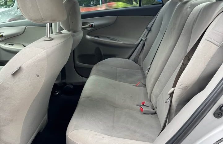 2011 Toyota corolla LE Sedan 4D full
