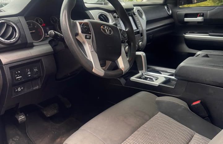 2015 Toyota tundra crewmax SR5 Pickup 4D 5 1/2 ft full